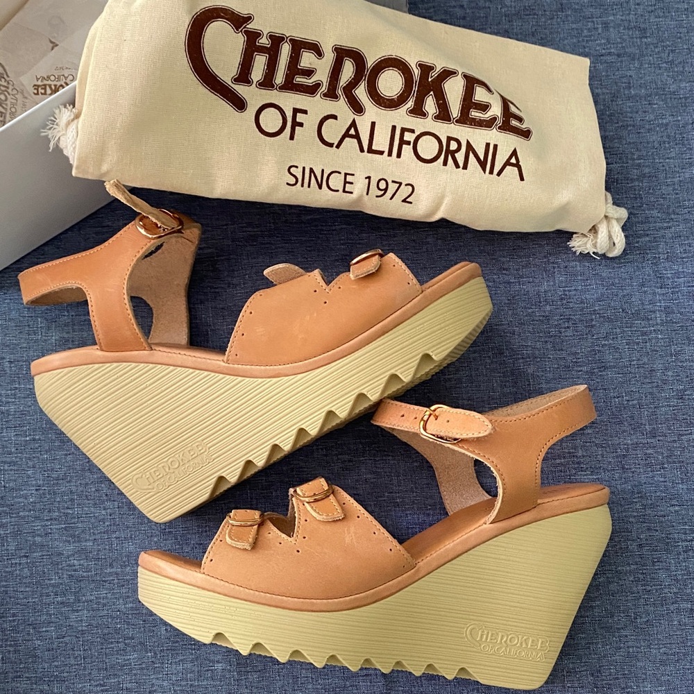 NIB Cherokee “Stevie” Wedge Sandals size 40/9.5-10
